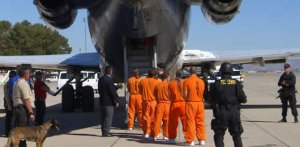Prisoners in transport: (Photo: GEOGroup.com)
